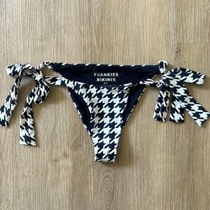 Frankie’s Bikinis Veronica Bottom